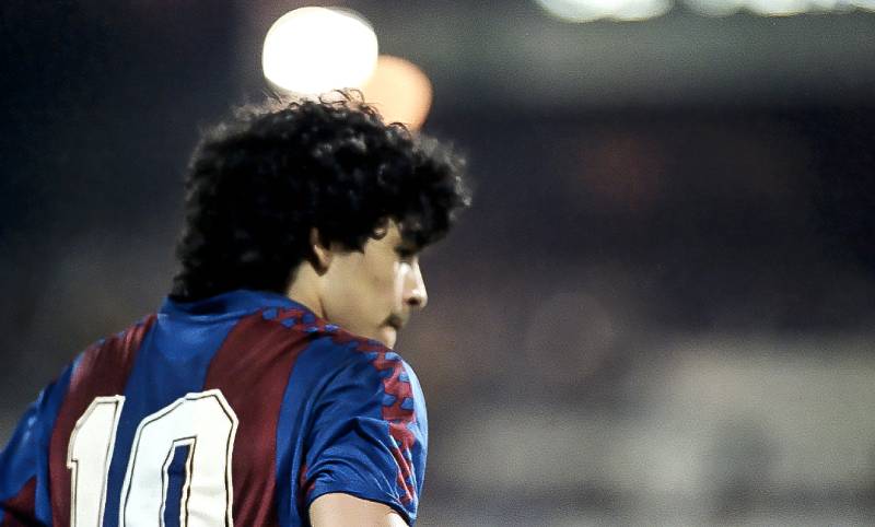 Barcelona (1982-1984): Số áo 10 – Biểu tượng tại Camp Nou